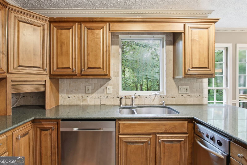 Photo 14 of 4822 Thornwood Drive NW