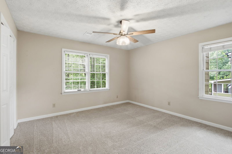 Photo 16 of 4822 Thornwood Drive NW