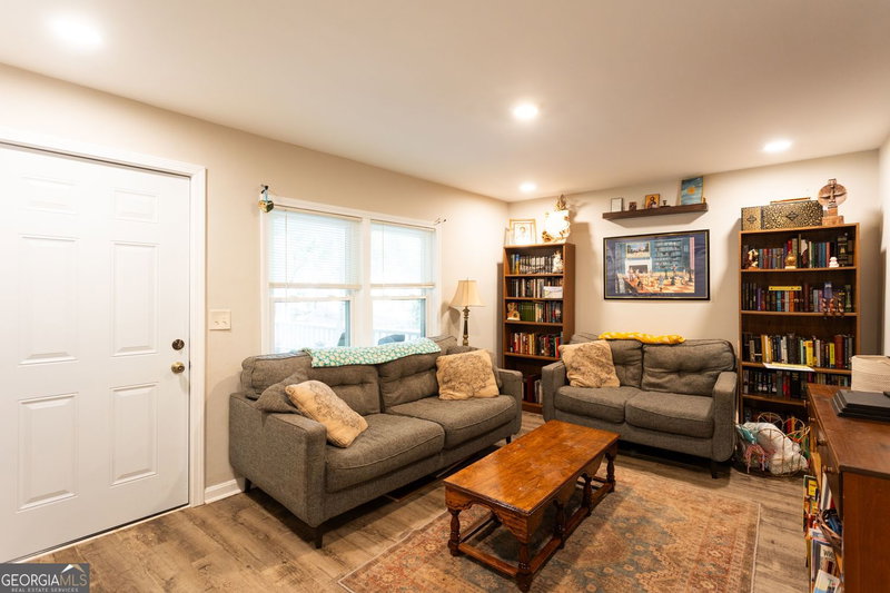 Photo 6 of 521 Green Street
