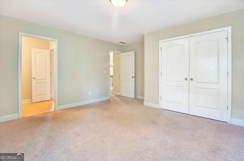 Photo 33 of 1805 Regents Way