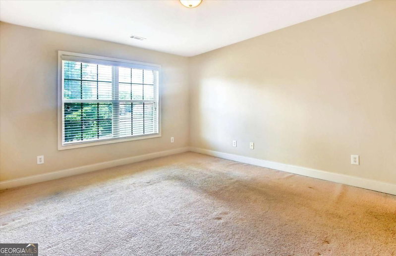 Photo 37 of 1805 Regents Way