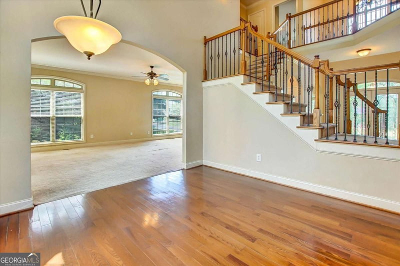 Photo 5 of 1805 Regents Way