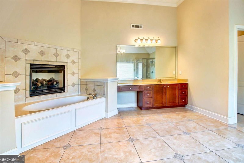 Photo 43 of 1805 Regents Way