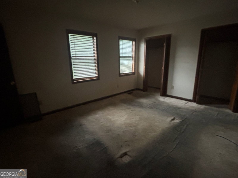 Photo 19 of 906 Silverwood Drive