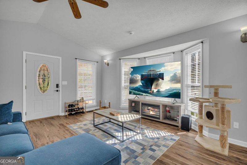 Photo 16 of 415 Ivory Drive