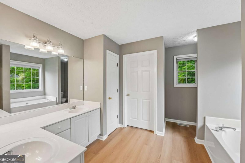 Photo 14 of 209 Eagle Glen Court