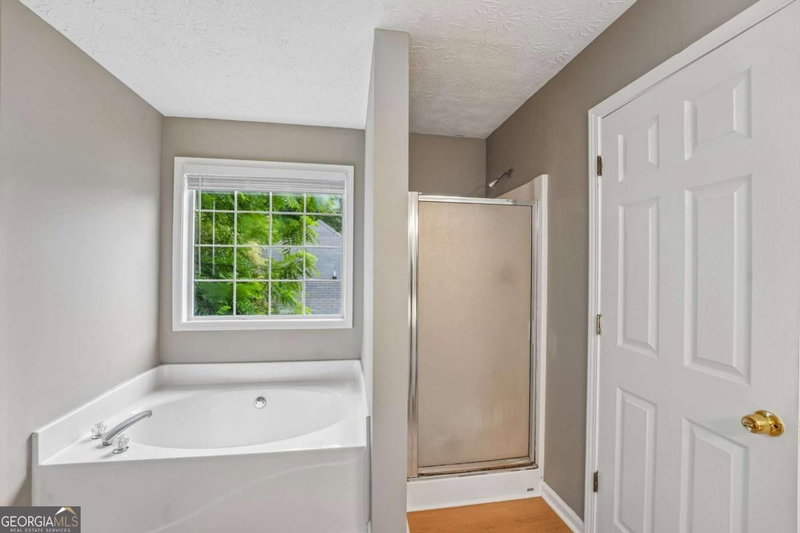 Photo 15 of 209 Eagle Glen Court
