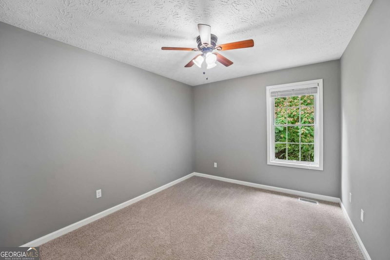 Photo 19 of 209 Eagle Glen Court