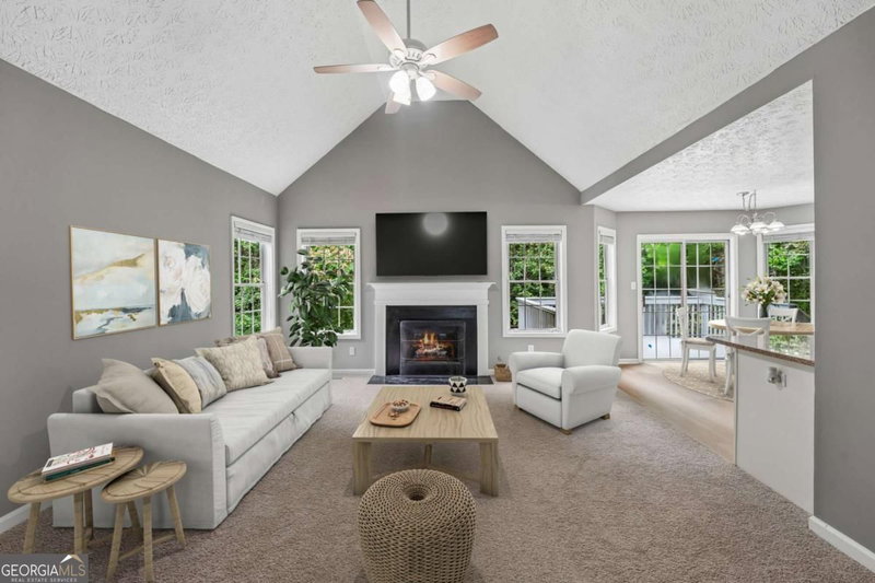 Photo 4 of 209 Eagle Glen Court
