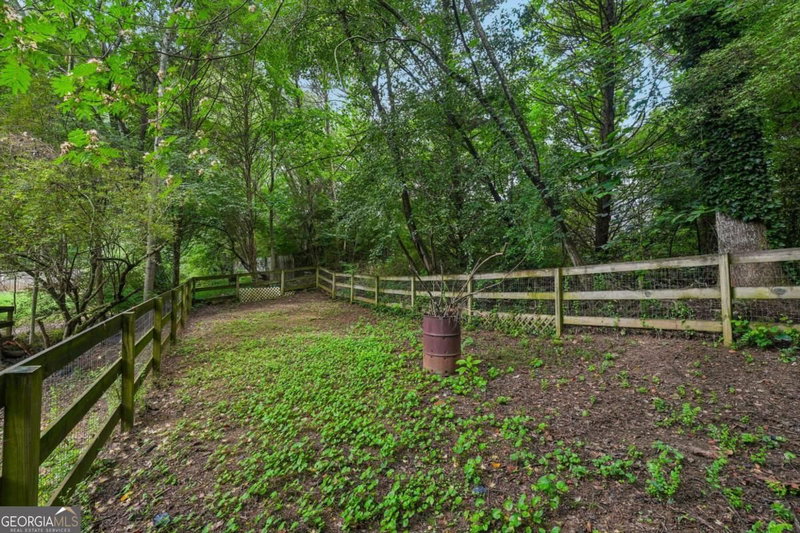 Photo 32 of 209 Eagle Glen Court