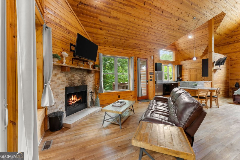 Photo 11 of 265 Maple Ridge Drive