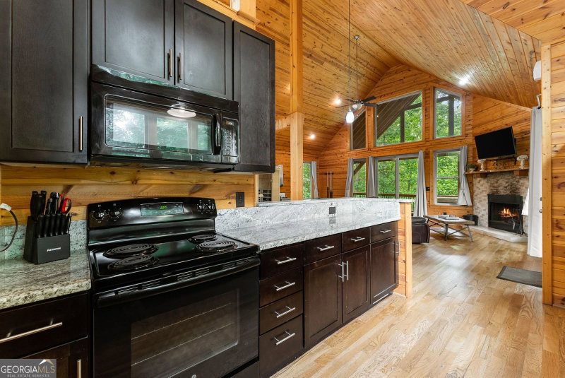 Photo 6 of 265 Maple Ridge Drive