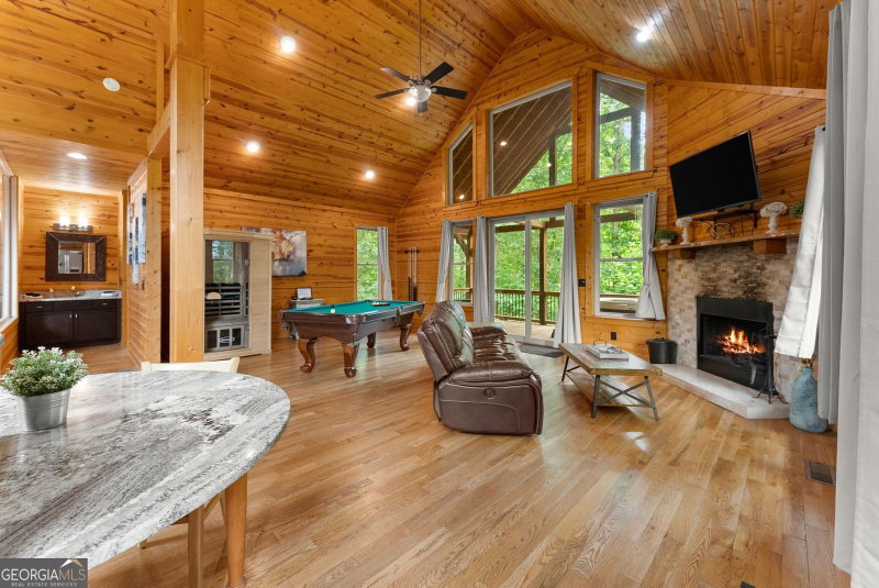Photo 8 of 265 Maple Ridge Drive