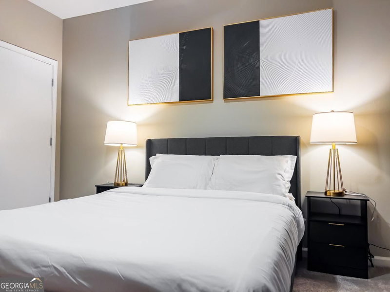 Photo 14 of 898 Oak Street SW #1211
