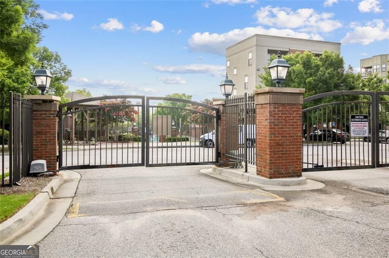 Photo 16 of 898 Oak Street SW #1211