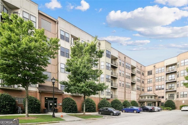 Photo 4 of 898 Oak Street SW #1211
