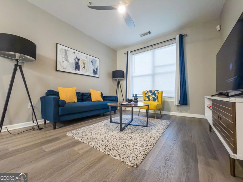Photo 7 of 898 Oak Street SW #1211