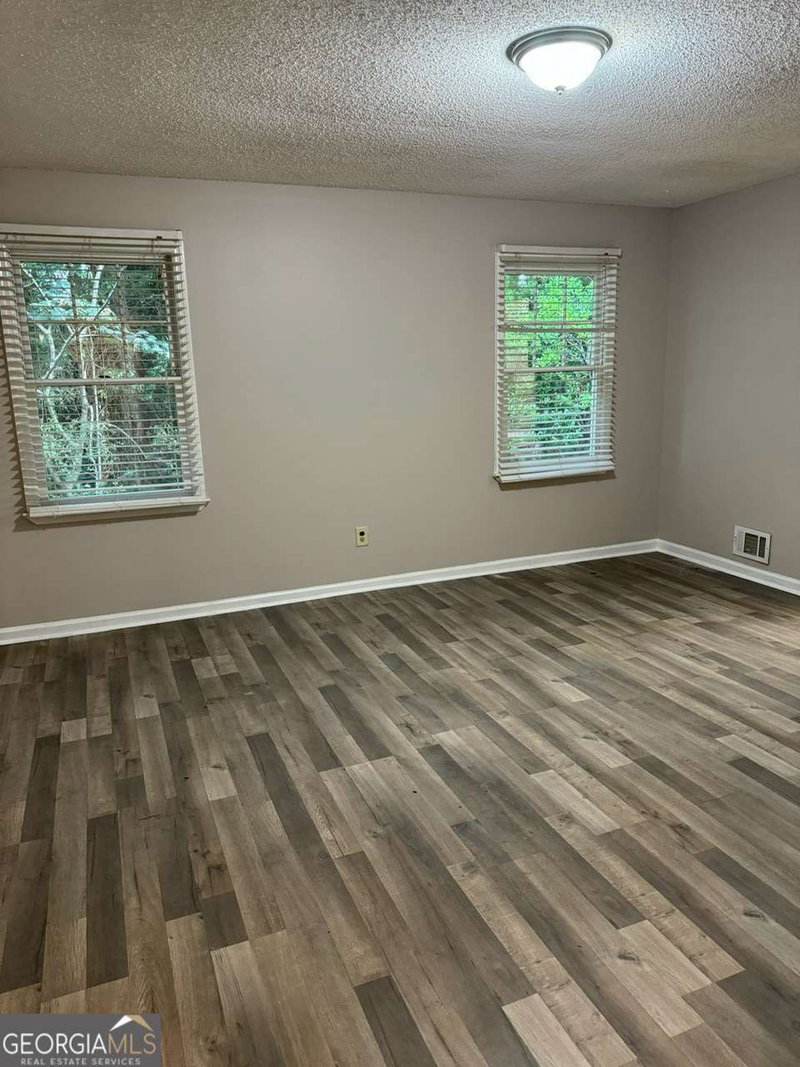 Photo 8 of 4807 Hairston Place