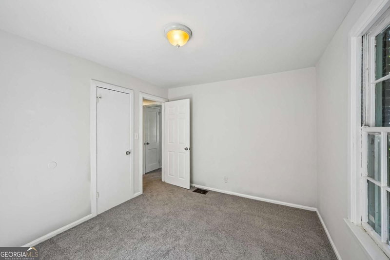 Photo 23 of 523 Ashburton Avenue