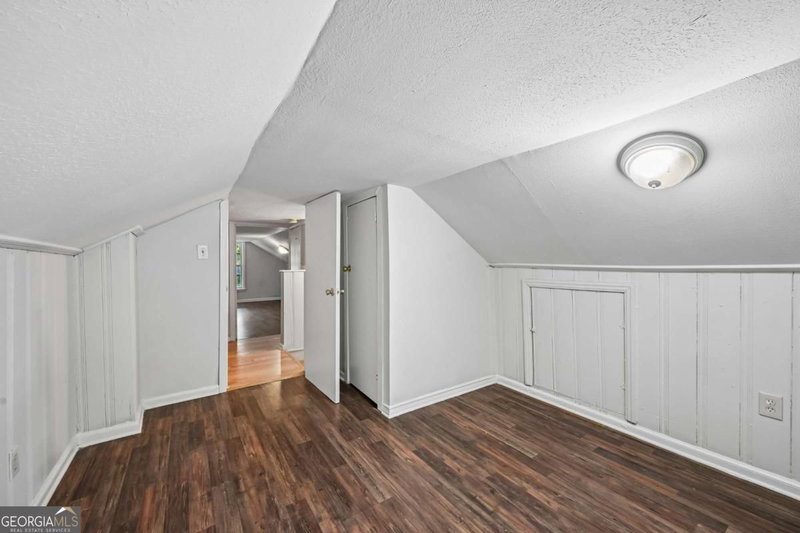 Photo 26 of 523 Ashburton Avenue