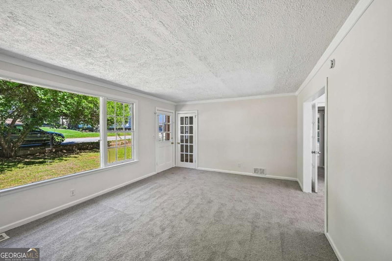 Photo 7 of 523 Ashburton Avenue