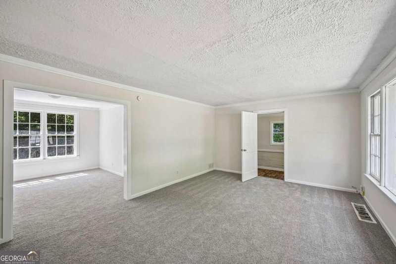 Photo 8 of 523 Ashburton Avenue