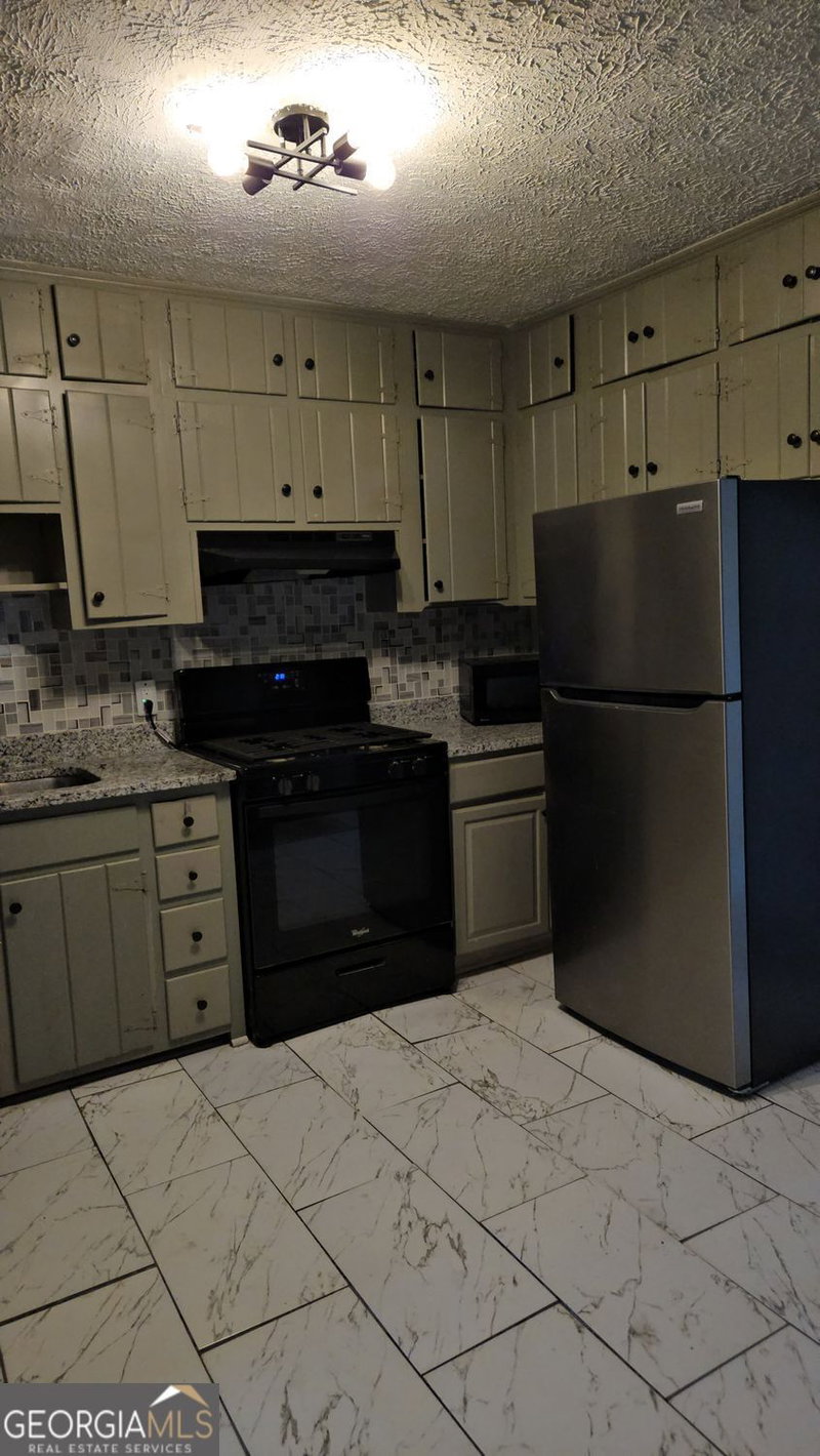 Photo 9 of 4153 Lindsey Drive