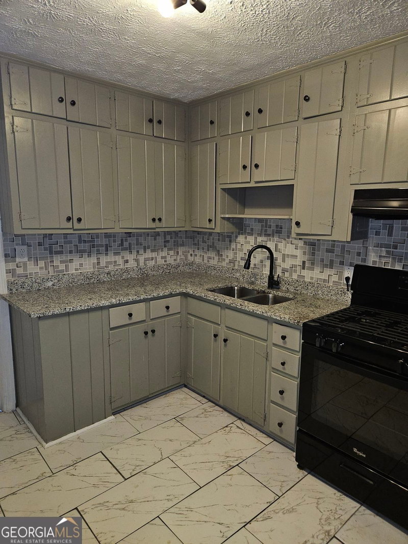 Photo 10 of 4153 Lindsey Drive