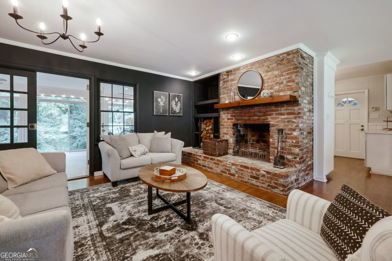 Photo 10 of 750 Glenwood Drive
