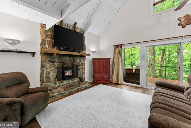 Photo 16 of 1130 Alpine Drive