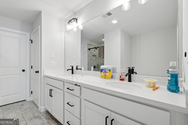 Photo 16 of 2139 Kirkham Way