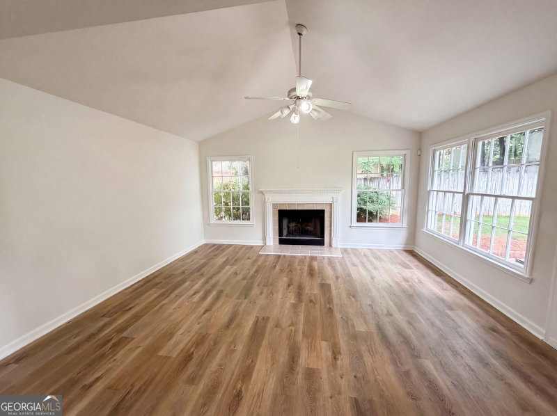 Photo 5 of 2178 Whitehall Drive NE