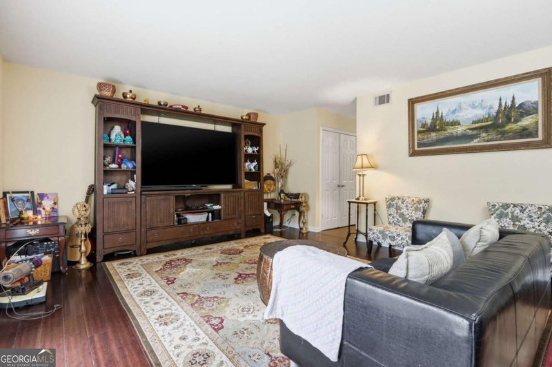 Photo 12 of 2524 Bradford Square NE
