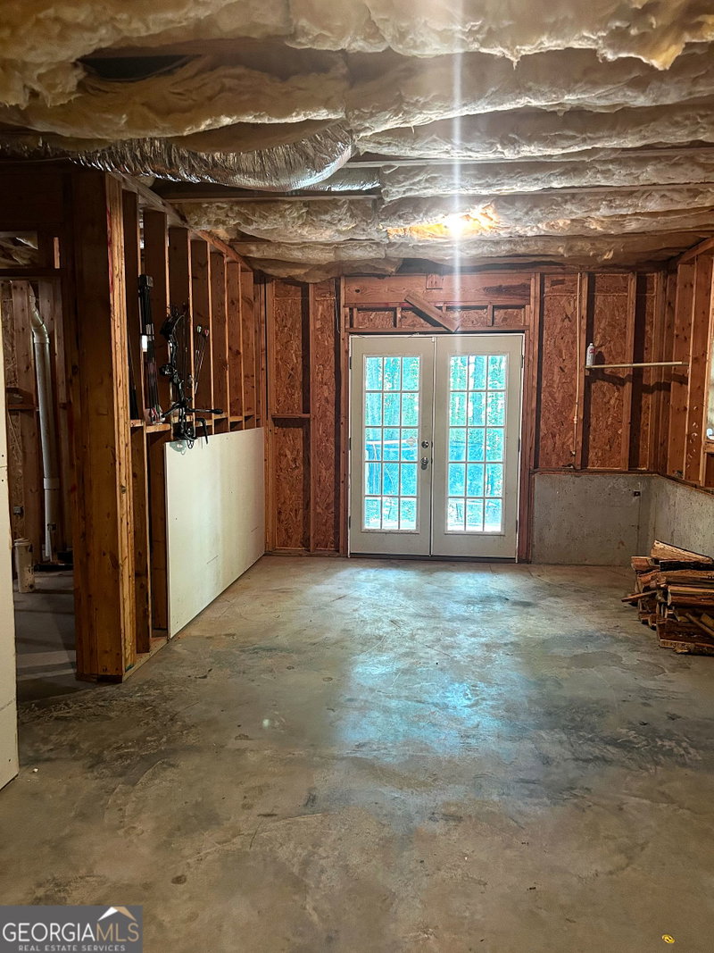 Photo 32 of 1609 White Oak Drive