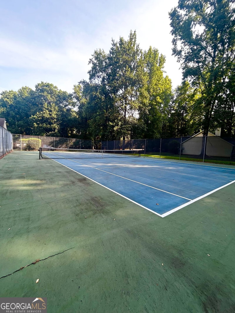 Photo 34 of 1609 White Oak Drive