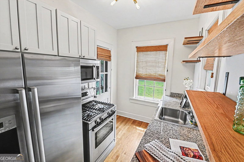 Photo 16 of 798 Frederica Street NE #2