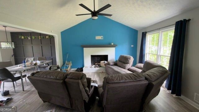 Photo 3 of 408 Willow Court SE