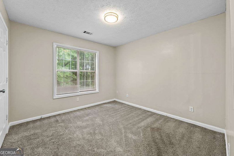 Photo 35 of 118 Black Oak Court