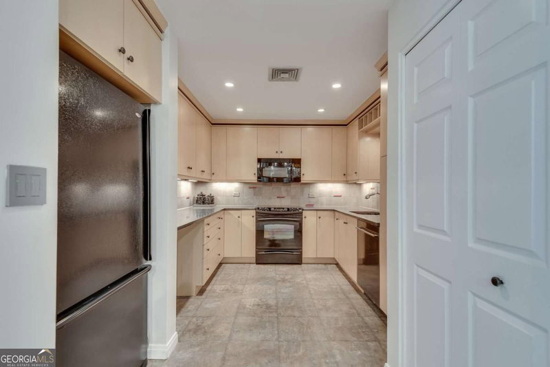 Photo 10 of 147 15th Street NE #5A