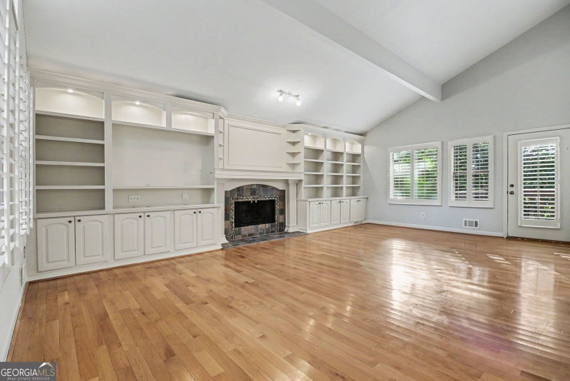 Photo 5 of 140 Fairway Ridge Drive
