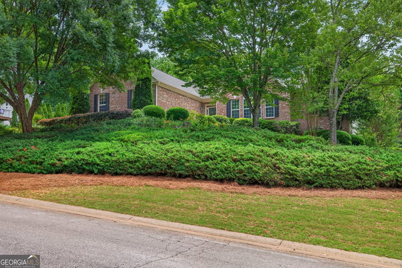 Photo 8 of 28 Montvale Drive