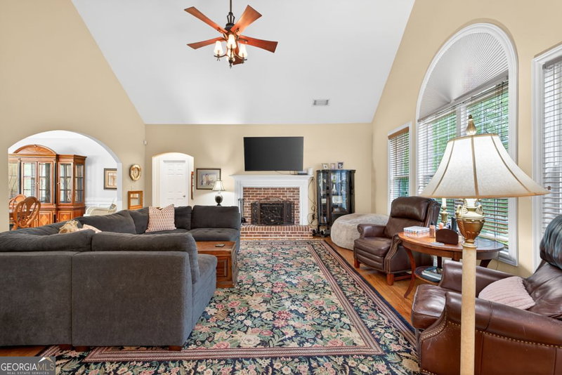 Photo 11 of 28 Montvale Drive
