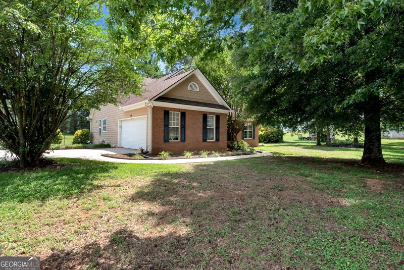 Photo 3 of 110 Dunbar Place