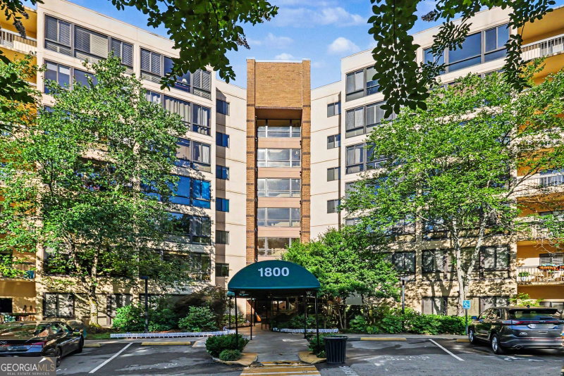 1800 Clairmont Lake #711