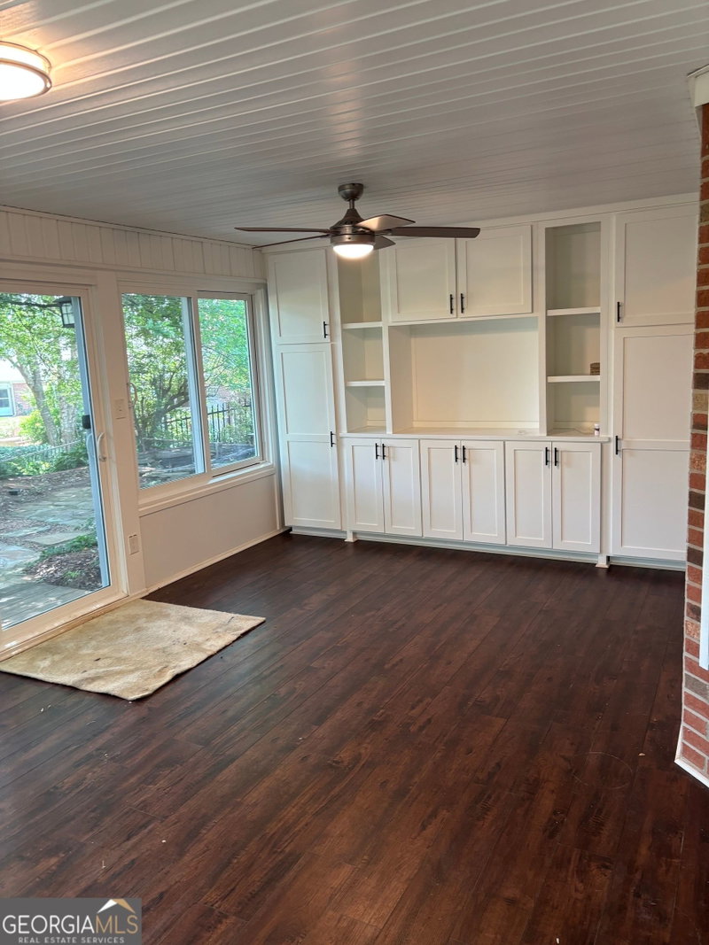 Photo 11 of 47 Blakewood Court