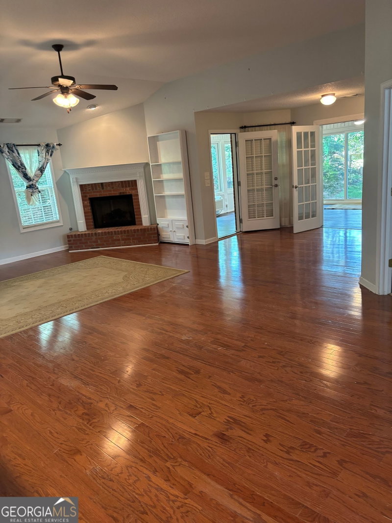 Photo 4 of 47 Blakewood Court