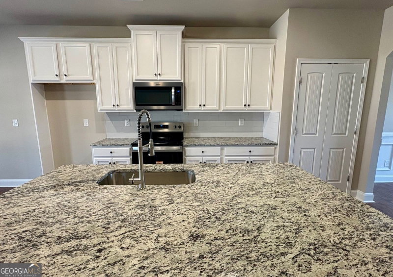 Photo 4 of 1046 Lakeview Oaks Court #20-B