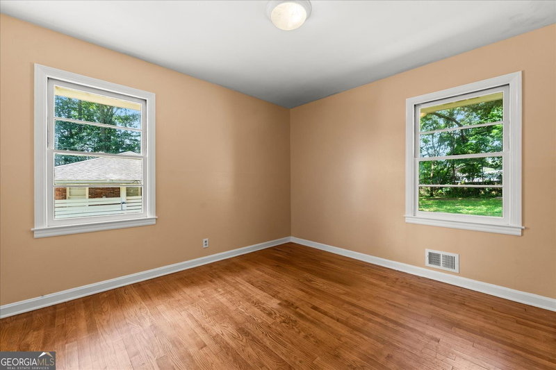 Photo 17 of 330 Roberts Street