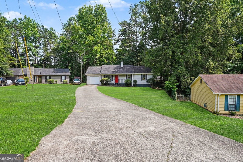 Photo 2 of 418 Sir Winston Court