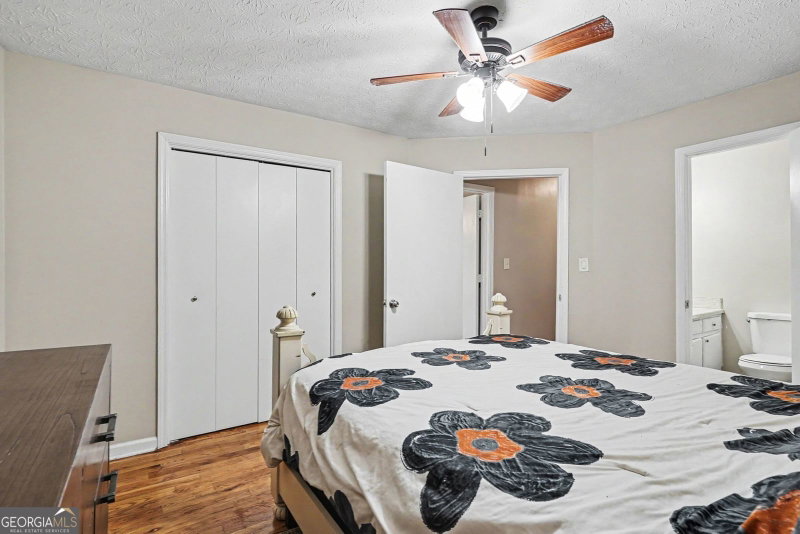 Photo 16 of 418 Sir Winston Court